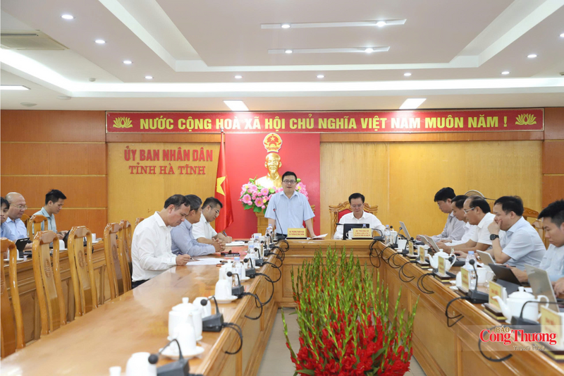 Toàn cảnh buổi làm việc. Ảnh: Phúc Sơn