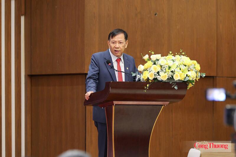 TS. Nguyễn Văn Khôi - Chủ tịch Hiệp hội Bất động sản Việt Nam, phát biểu khai mạc hội thảo.