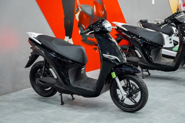 Chủ xe được miễn phí 20 lần đổi pin mỗi tháng đến ngày 30/6/2028, tương đương tối thiểu 800 km di chuyển/tháng.