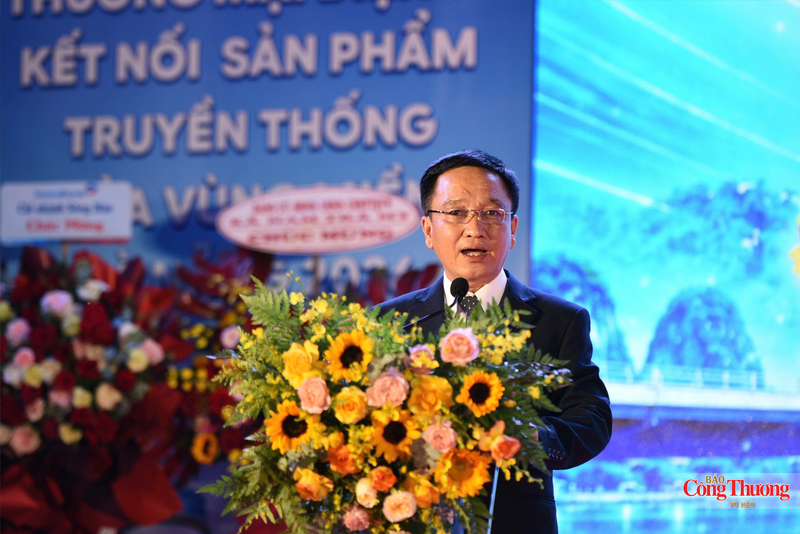 Ông Huỳnh Xuân Sơn, Phó Giám đốc Sở Công Thương TP. Đà Nẵng phát biểu khai mạc phiên chợ