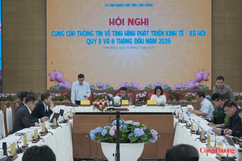 Quang cảnh buổi họp báo. Ảnh: Lê Sơn