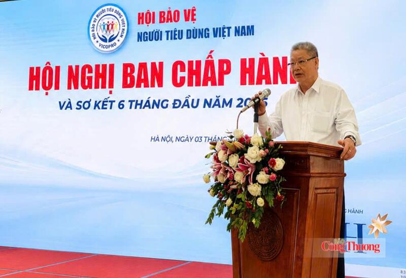 Ông Bùi Thanh Thủy - Phó Chủ tịch kiêm Tổng Thư ký Hội Bảo vệ người tiêu dùng Việt Nam phát biểu khai mạc hội nghị.