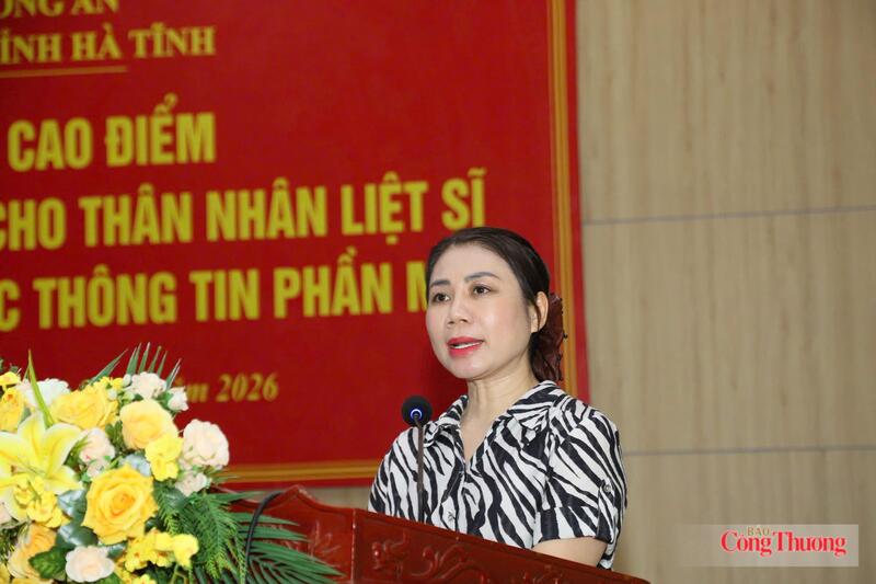 Phó Chủ tịch UBND phường Thành Sen Trần Thị Thủy Nga bày tỏ, việc thu nhận mẫu sinh phẩm ADN của thân nhân liệt sĩ là nhiệm vụ có ý nghĩa đặc biệt quan trọng. “Hoạt động này góp phần đẩy nhanh công tác xác định danh tính hài cốt liệt sĩ còn thiếu thông tin, đáp ứng nguyện vọng của thân nhân và thực hiện hiệu quả "Chiến dịch 500 ngày đêm". Do đó, các lực lượng phối hợp chặt chẽ, thực hiện đúng quy trình để việc thu nhận diễn ra khoa học, chính xác, an toàn và tạo thuận lợi nhất cho người dân”, bà Nga nhấn mạnh.