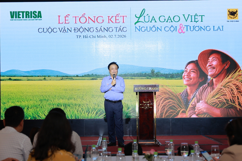 Ông Lê Minh Hoan - nguyên Phó Chủ tịch Quốc hội Nước Cộng hoà Xã hội Chủ nghĩa Việt Nam phát biểu chia sẻ về Cuộc vận động sáng tác "Lúa gạo Việt - Nguồn cội và Tương lai"