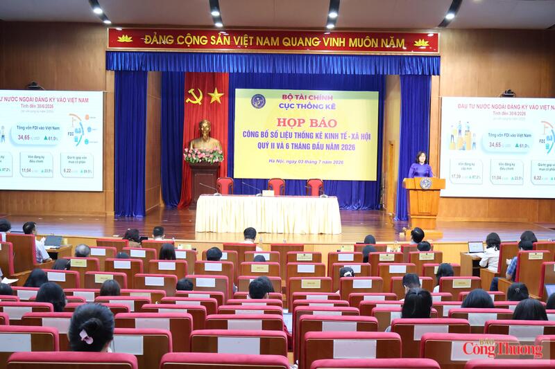 Toàn cảnh họp báo công bố số liệu thống kê kinh tế - xã hội quý II và 6 tháng đầu năm 2026. Ảnh: Phương Hà