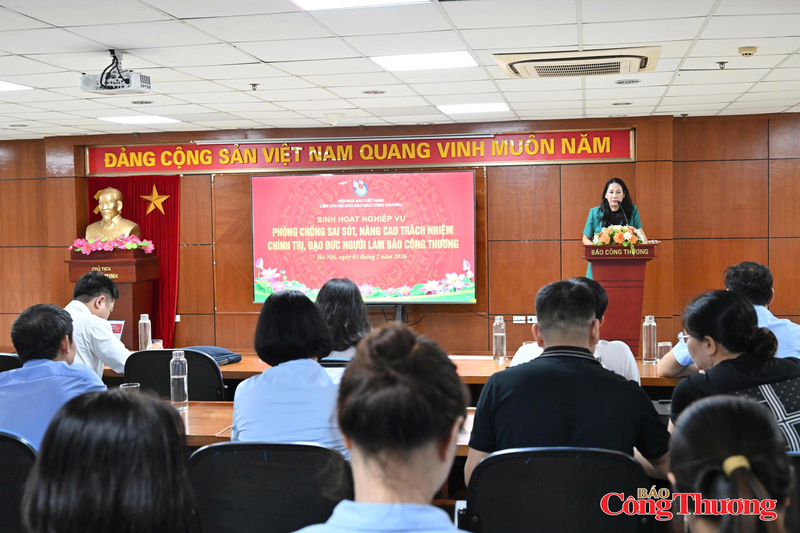 Đại diện các phòng chuyên môn phát biểu tại sự kiện. Ảnh: Cấn Dũng