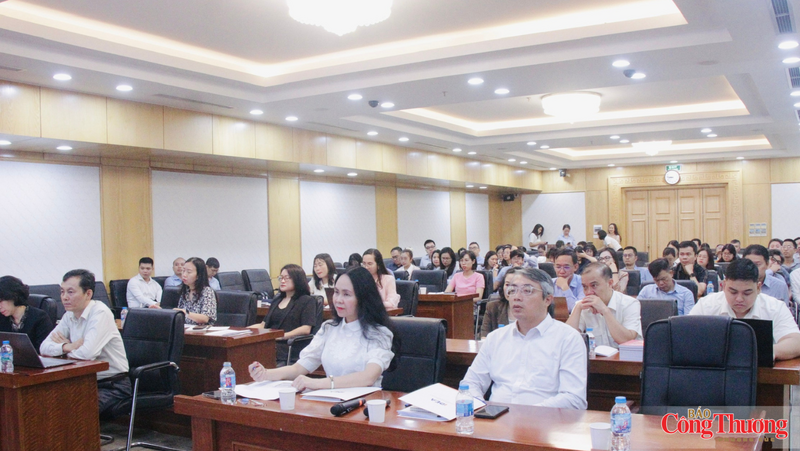 Toàn cảnh Hội nghị phổ biến Luật Thương mại điện tử số 122/2025/QH15 và Nghị định số 248/2026/NĐ-CP quy định chi tiết một số điều của Luật. Ảnh: Phương Cúc