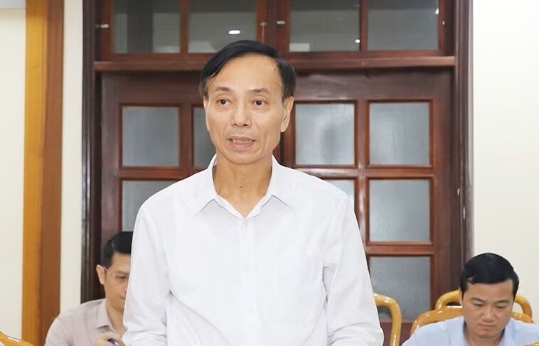 Ông Lê Trung Phước, Giám đốc Sở Công Thương Hà Tĩnh báo cáo tại buổi làm việc. Ảnh: Báo Hà Tĩnh