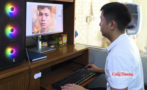 Góc làm việc của anh Thắng chừng 5m2 nằm nép mình trong phòng khách, nơi mà phục chế ảnh cho các anh hùng liệt sĩ trên mọi miền tổ quốc. Ảnh: Quốc Anh