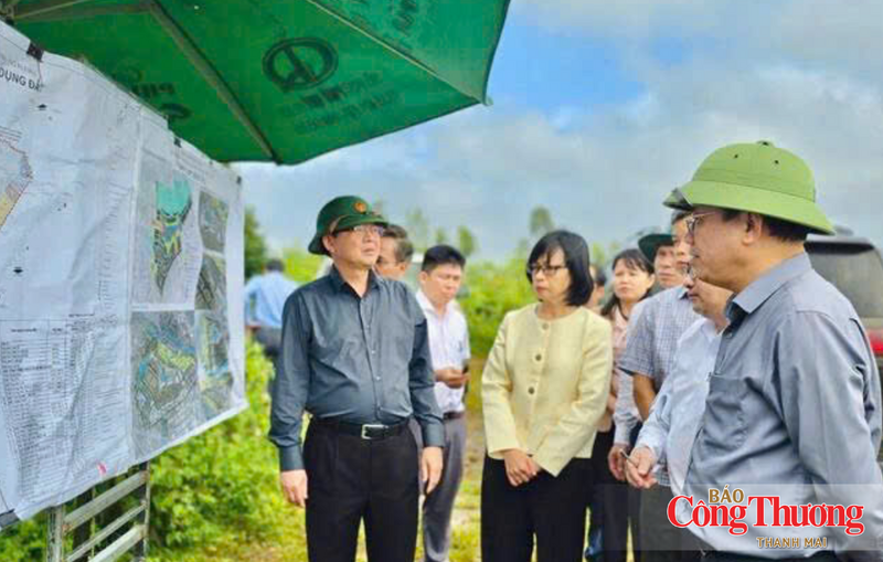 Lãnh đạo Trung ương và địa phương thị sát tại khu vực triển khai Dự án Khu đô thị CK54 (phường Pleiku), hồi tháng 7/2025. Ảnh: Hiền Mai
