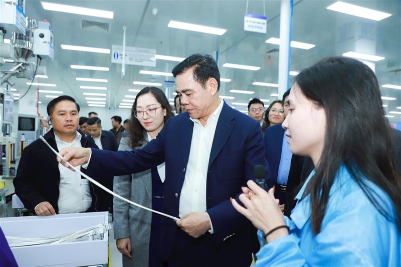 Lãnh đạo tỉnh Nghệ An quan tâm, chỉ đạo phát triển công nghiệp trên địa bàn tỉnh. Ảnh: Thành Duy