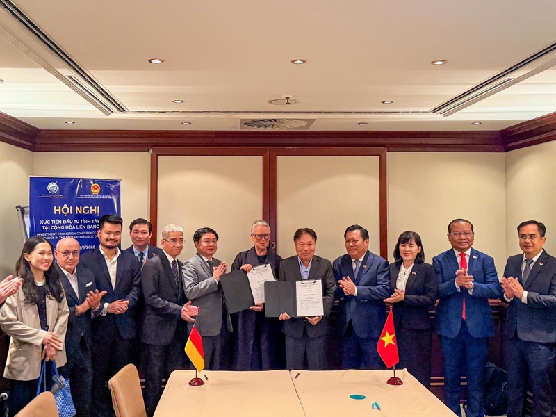 Đại diện IMG Phước Đông và VFT Bio Fuels UG ký kết Biên bản ghi nhớ (MOU)