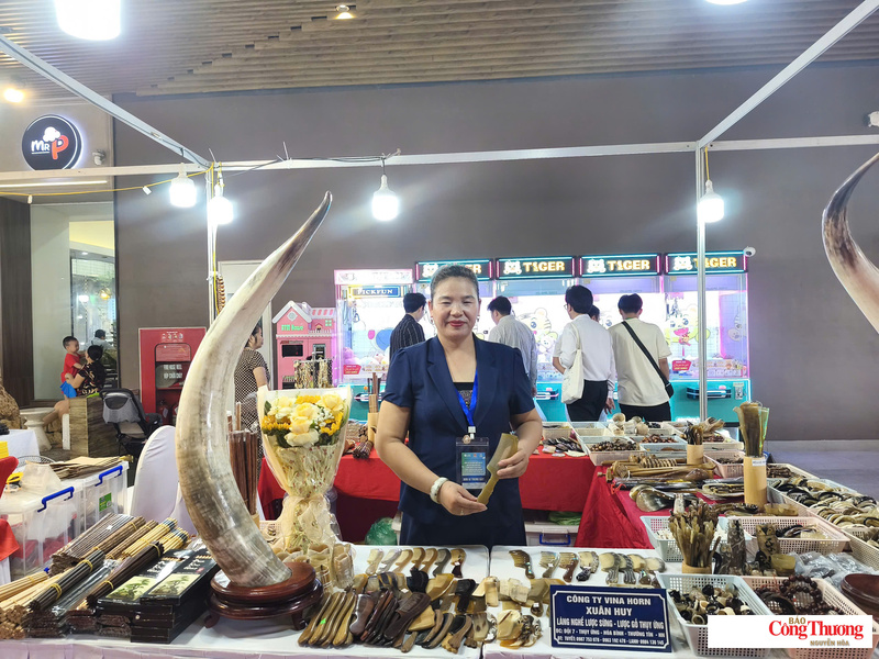 Bà Nguyễn Thị Tuyết - Công ty TNHH Thương mại Thủ công mỹ nghệ Vinahorn Xuân Huy