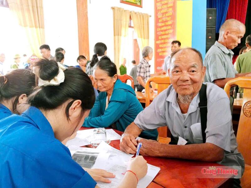 Quy trình thu nhận mẫu sinh phẩm ADN đối với thân nhân liệt sĩ được thực hiện theo các bước nghiêm ngặt nhằm bảo đảm độ chính xác.