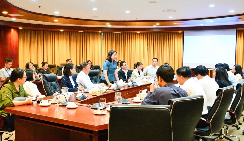 Ngày 2/7/2026, Sở Giao dịch Chứng khoán TP. Hồ Chí Minh đã có buổi làm việc với Đoàn khảo sát gồm đại diện của Ủy ban Kinh tế Tài chính Quốc hội, Bộ Tài chính và Ủy ban Chứng khoán nhà nước, phục vụ quá trình xây dựng dự án Luật sửa đổi, bổ sung một số điều của Luật Chứng khoán. Ảnh: SSC