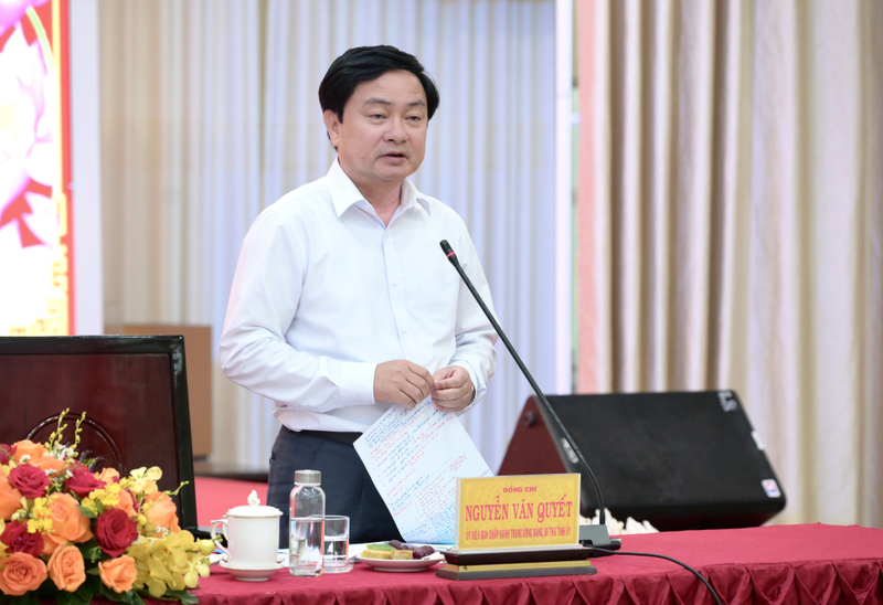 Ủy viên Ban Chấp hành Trung ương Đảng, Bí thư Tỉnh ủy Tây Ninh Nguyễn Văn Quyết phát biểu tại buổi làm việc, chia sẻ về những nỗ lực của tỉnh trong thực hiện mục tiêu tăng trưởng hai con số. Ảnh: Huỳnh Phong