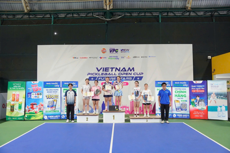 Các vận động viên xuất sắc đạt thành tích cao trong tại giải Vietnam Pickleball Open Cup - Future Stars 2026 (VPC Future Stars 2026) chặng Đà Nẵng. Ảnh: Pharmacity