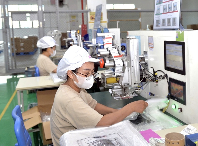 Công nhân Công ty TNHH Hyundai Kefico Việt Nam (Khu công nghiệp Đại An), TP. Hải Phòng trong ca sản xuất. Ảnh: Hoàng Phước