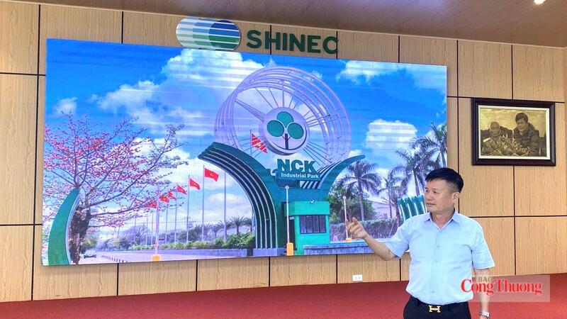 Ông Phạm Hồng Điệp, Chủ tịch Hội đồng quản trị Công ty cổ phần Shinec (Chủ đầu tư mô hình Khu công nghiệp sinh thái Nam Cầu Kiền) chia sẻ về chiến lược thu hút FDI xanh. Ảnh: Thu Anh