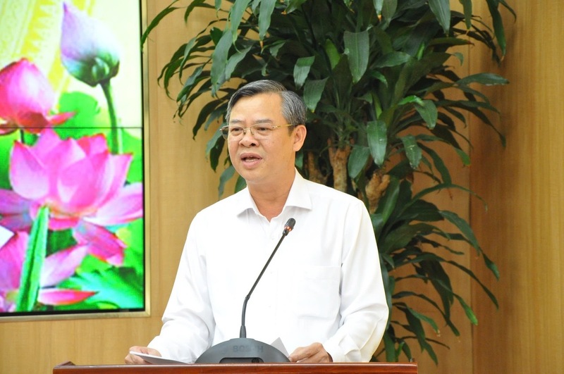 Ông Trương Cảnh Tuyên - Chủ tịch UBND TP. Cần Thơ, phát biểu tiếp thu ý kiến các doanh nghiệp tại hội nghị. Ảnh: Thanh Xuân.