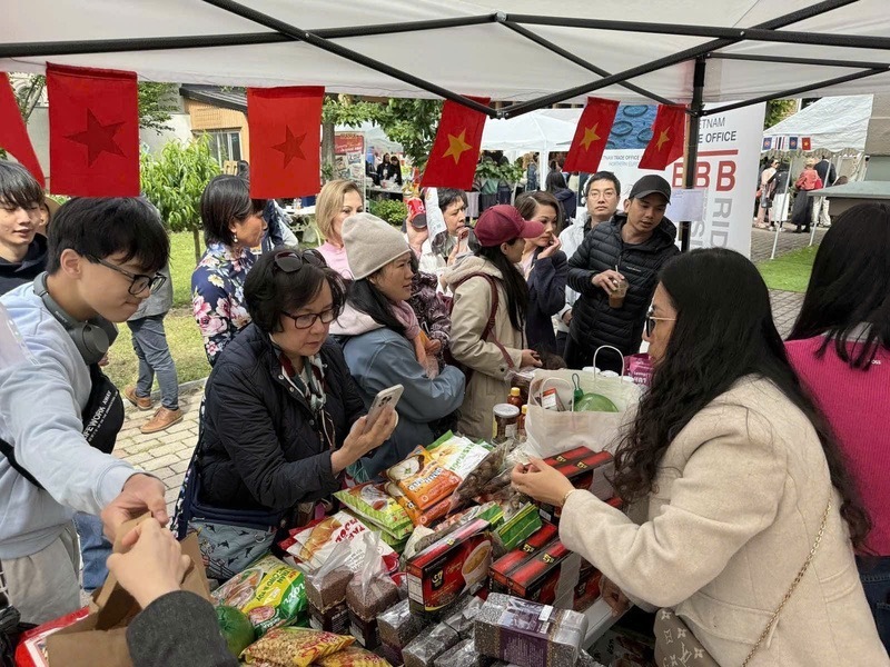 Những bản tin từ hệ thống Thương vụ Việt Nam ở nước ngoài góp phần hỗ trợ doanh nghiệp chủ động thích ứng với biến động của thị trường quốc tế. Ảnh minh hoạ: Thương vụ Việt Nam tại Thụy Điển