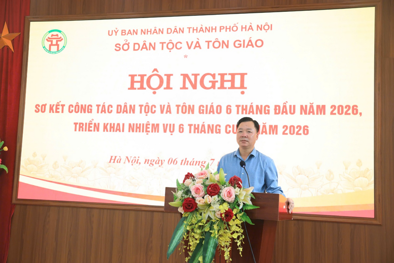 Đồng chí Nguyễn Sỹ Trường, Bí thư Đảng ủy, Giám đốc Sở Dân tộc và Tôn giáo TP. Hà Nội phát biểu tại hội nghị.