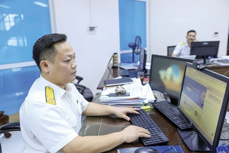Quản lý hoạt động kinh doanh dịch vụ làm thủ tục về thuế. Ảnh minh hoạ