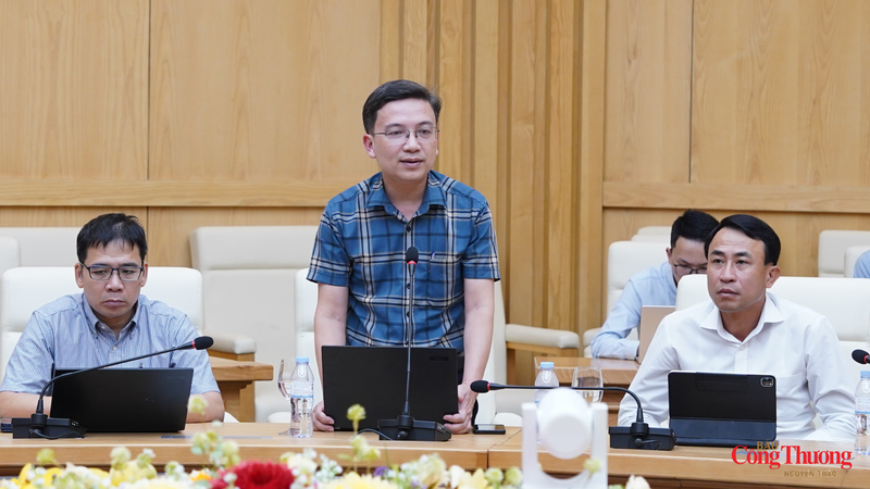 Đại diện EVN phát biểu ý kiến tại hội nghị