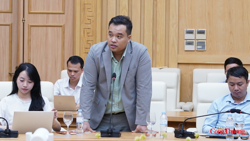 Ông Bùi Vĩnh Thắng - Giám đốc Quốc gia tại Việt Nam của Hội đồng Năng lượng Gió Toàn cầu (GWEC) tham gia đóng góp ý kiến.