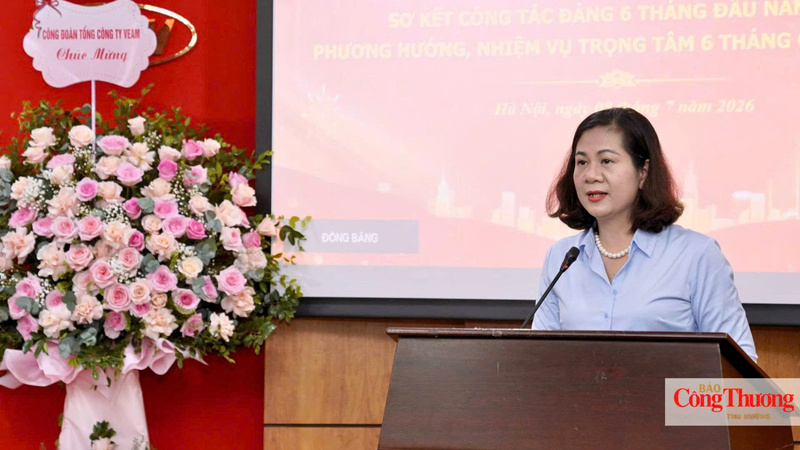 Đồng chí Nguyễn Minh Huệ - Quyền Trưởng ban Tuyên giáo và Dân vận, Đảng ủy Bộ Công Thương phát biểu chỉ đạo hội nghị