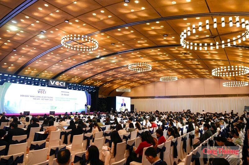 Toàn cảnh  Diễn đàn “Năng lượng và môi trường thế giới - Việt Nam 2026” diễn ra ngày 8/7, tại Hà Nội. Ảnh: Quốc Tuấn