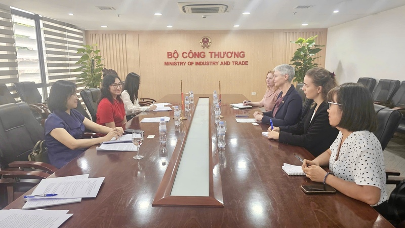 Thứ trưởng Phan Thị Thắng tiếp Đại sứ Na Uy tại Việt Nam Hilde Solbakken nhân dịp kết thúc nhiệm kỳ công tác.