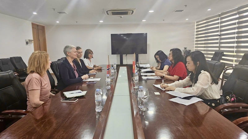 Thứ trưởng Phan Thị Thắng đánh giá cao những đóng góp của Đại sứ Hilde Solbakken trong thúc đẩy quan hệ hợp tác Việt Nam - Na Uy.