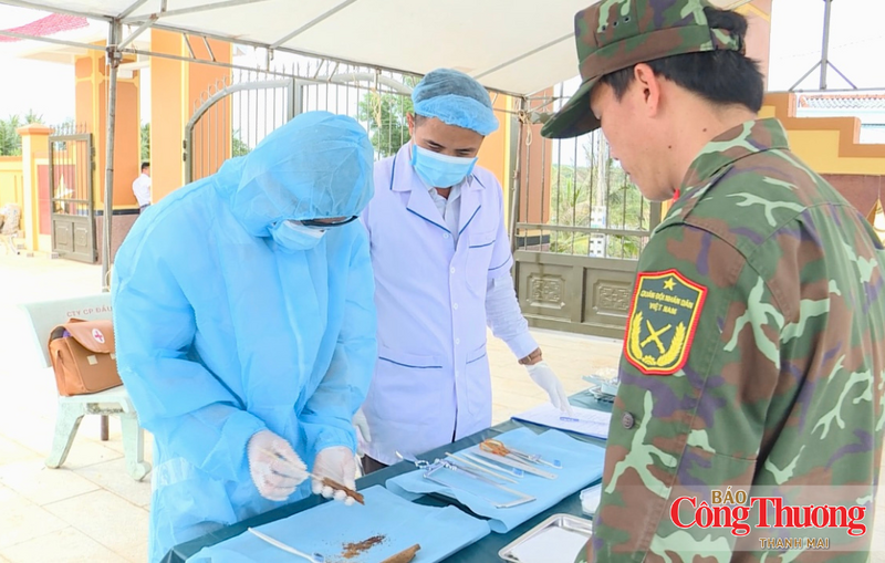 Từng mẫu ADN được lấy cẩn trọng, mỗi mẫu ADN là thêm một tia hy vọng tìm lại tên cho các anh hùng liệt sĩ.