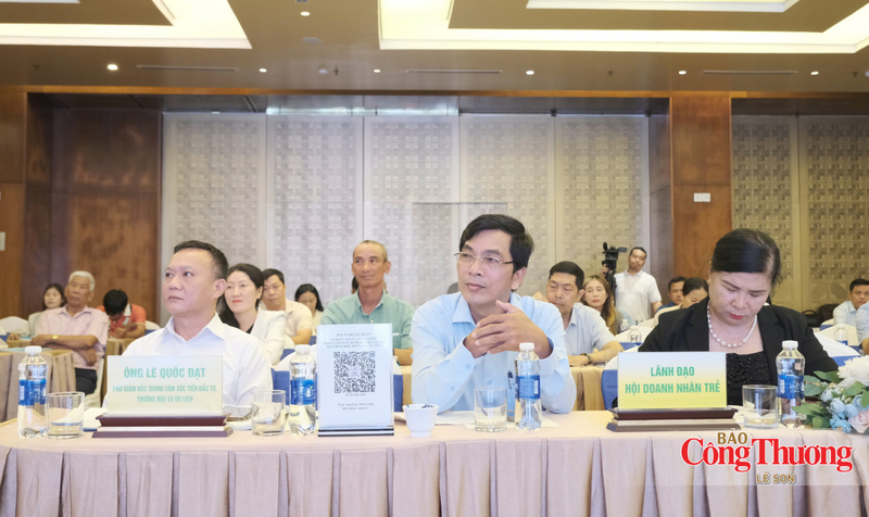 Các đại biểu tham dự hội nghị.