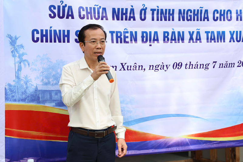 Ông Hoàng Ngọc Thạch, Phó Chánh Văn phòng Tổng công ty Điện lực miền Trung (EVNCPC) phát biểu tại chương trình. Ảnh: Bình An