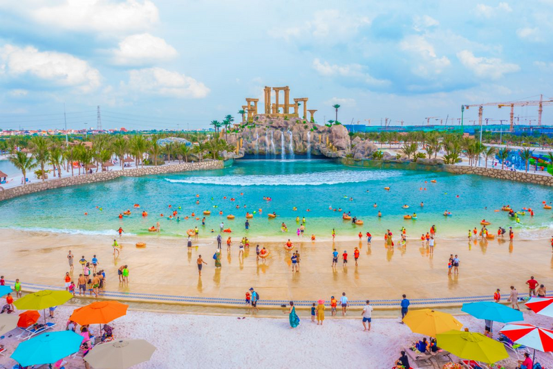 Công viên VinWonders Wave Park và WinWonders Water Park sẽ miễn phí vào cửa trong 1 năm dành cho cư dân Vinhomes Ocean Park 2-3 và tiếp tục duy trì ưu đãi trong 2 năm tiếp theo.