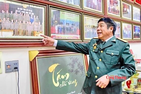 Ngoài việc phát triển kinh tế, nhiều năm qua, cựu chiến binh Nguyễn Duy Nở tích cực tham gia các hoạt động an sinh như xây dựng nhà tình nghĩa cho đồng đội có hoàn cảnh khó khăn… Ảnh: Quốc Anh