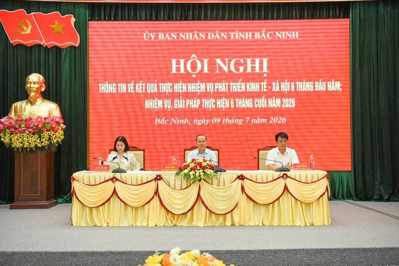 Hội nghị thông tin về kết quả thực hiện nhiệm vụ phát triển kinh tế - xã hội 6 tháng đầu năm; nhiệm vụ, giải pháp thực hiện 6 tháng cuối năm 2026. Ảnh: BN