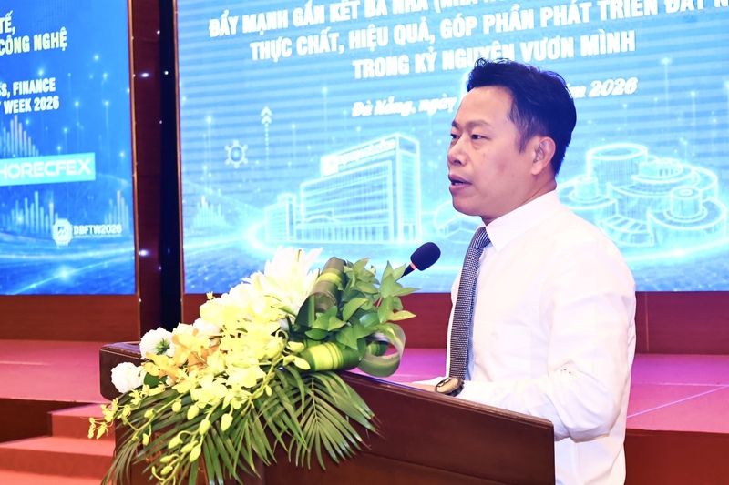 Thứ trưởng Bộ Giáo dục và Đào tạo Lê Quân phát biểu chỉ đạo tại hội thảo. Ảnh: Diễm Phúc