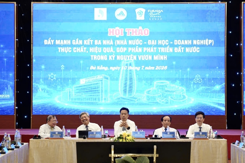 Hội thảo "Đẩy mạnh gắn kết 3 nhà (Nhà nước - Đại học - Doanh nghiệp) thực chất, hiệu quả góp phần phát triển đất nước trong kỷ nguyên vươn mình". Ảnh: Diễm Phúc