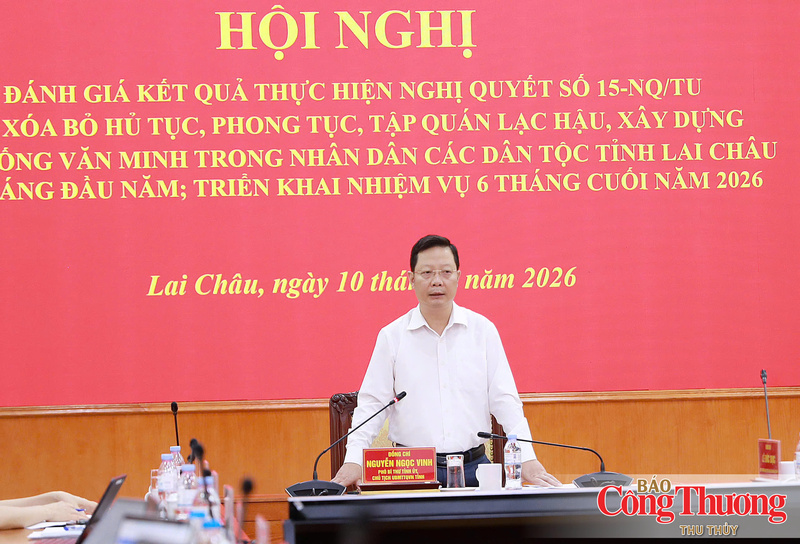 Phó Bí thư Tỉnh ủy, Chủ tịch Ủy ban MTTQ Việt Nam tỉnh Lai Châu Nguyễn Ngọc Vinh phát biểu kết luận hội nghị.