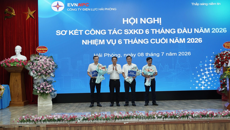 Công ty đã biểu dương, khen thưởng các tập thể và cá nhân có thành tích xuất sắc trong thực hiện nhiệm vụ, tạo động lực để cán bộ, người lao động tiếp tục thi đua hoàn thành các mục tiêu, nhiệm vụ năm 2026.