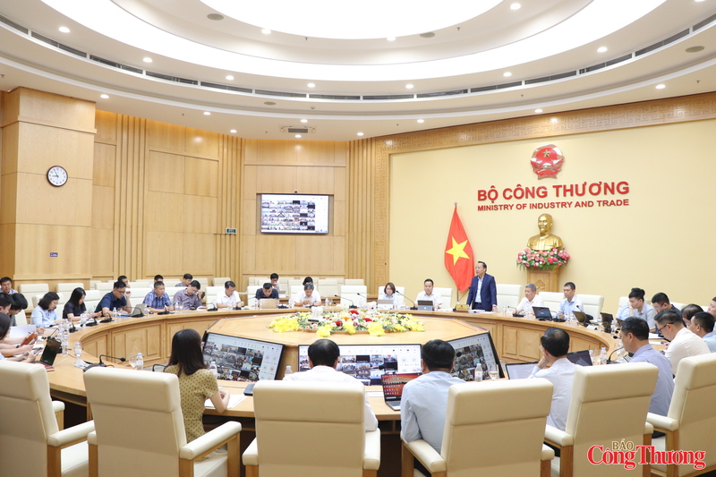 Quang cảnh cuộc họp. Ảnh: Thanh Tuấn