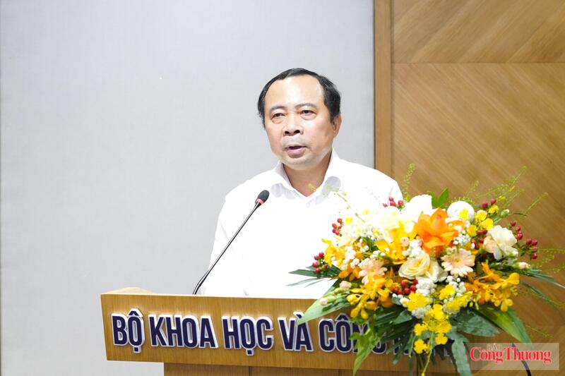 Bộ trưởng Bộ Khoa học và Công nghệ Vũ Hải Quân phát biểu