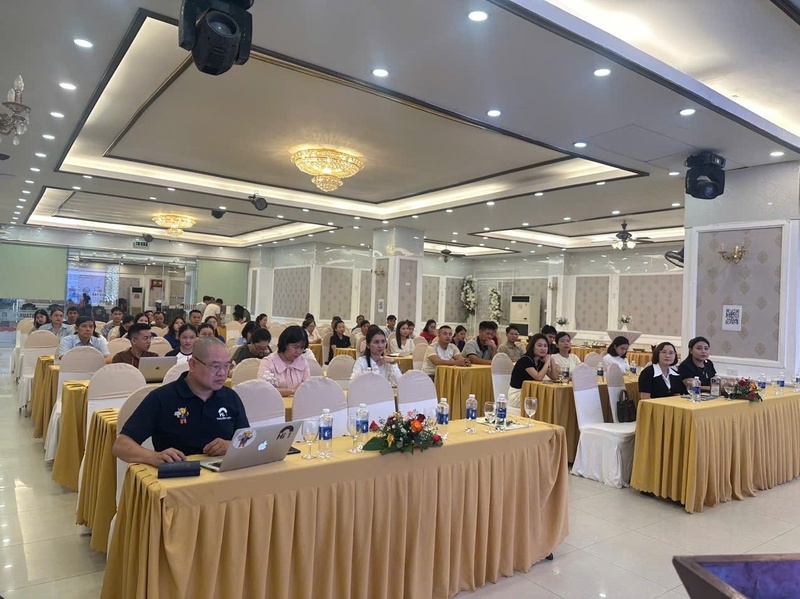 Đại diện các doanh nghiệp, hợp tác xã, hộ kinh doanh tham gia buổi tập huấn. Ảnh: Sở Công Thương TP. Huế
