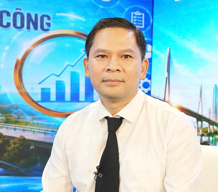 Ông Lại Xuân Nghị, Phó Kiểm toán trưởng Kiểm toán nhà nước chuyên ngành IV chia sẻ tại toạ đàm “Kiểm toán nhà nước đồng hành nâng cao hiệu quả đầu tư công”. Ảnh: Nguyễn Lộc