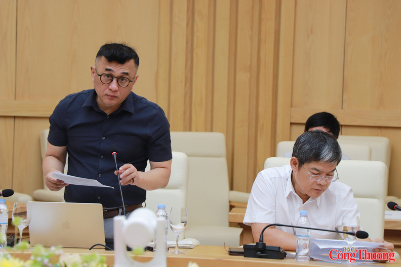 Lãnh đạo các Tập đoàn năng lượng phát biểu tại cuộc họp. Ảnh: Thanh Tuấn