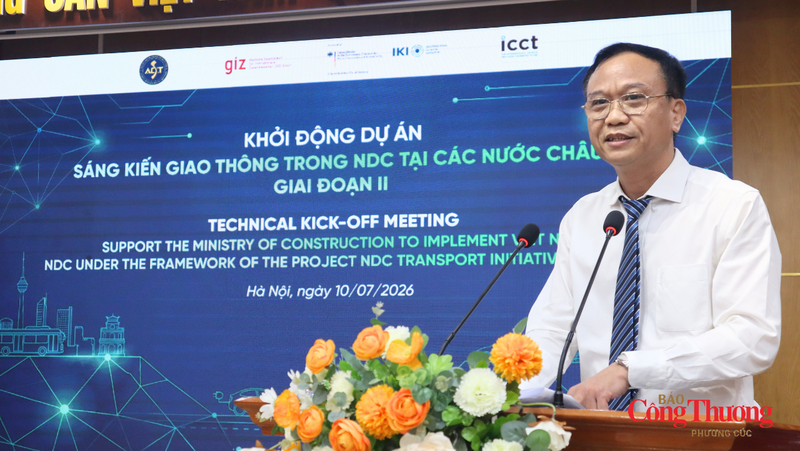 Ông Ngô Anh Tuấn, Giám đốc Học viện Chiến lược, bồi dưỡng cán bộ xây dựng phát biểu khai mạc.