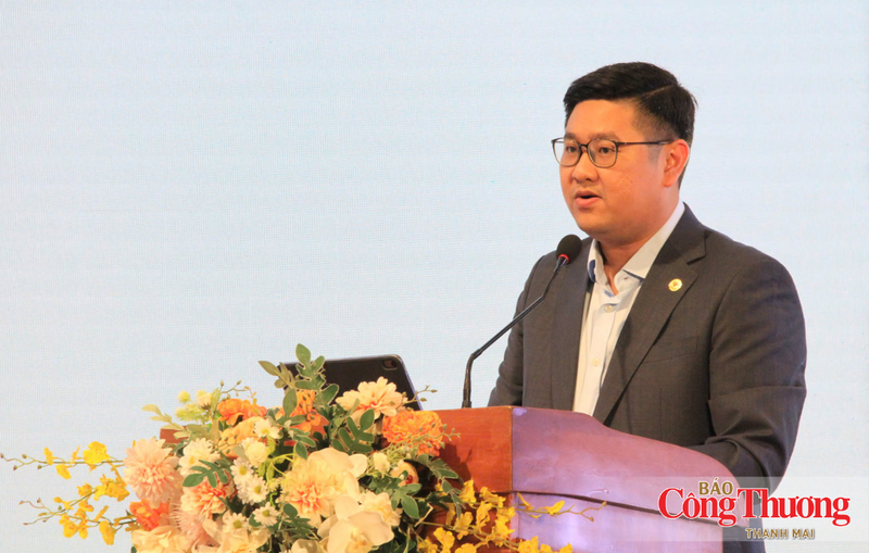 Ông Vũ Hồng Quân, Phó Chủ tịch Hội Doanh nhân trẻ Việt Nam, Chủ tịch Hội Doanh nhân trẻ tỉnh Gia Lai phát biểu tại chương trình.